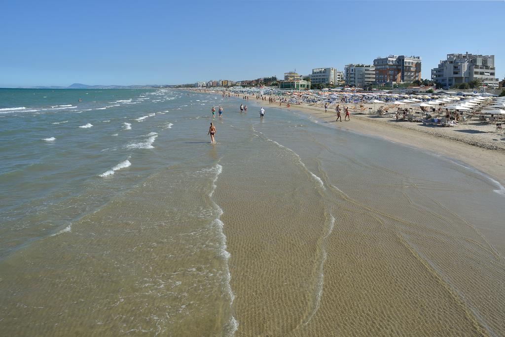 Hotel Bel Sit Senigallia Exterior photo