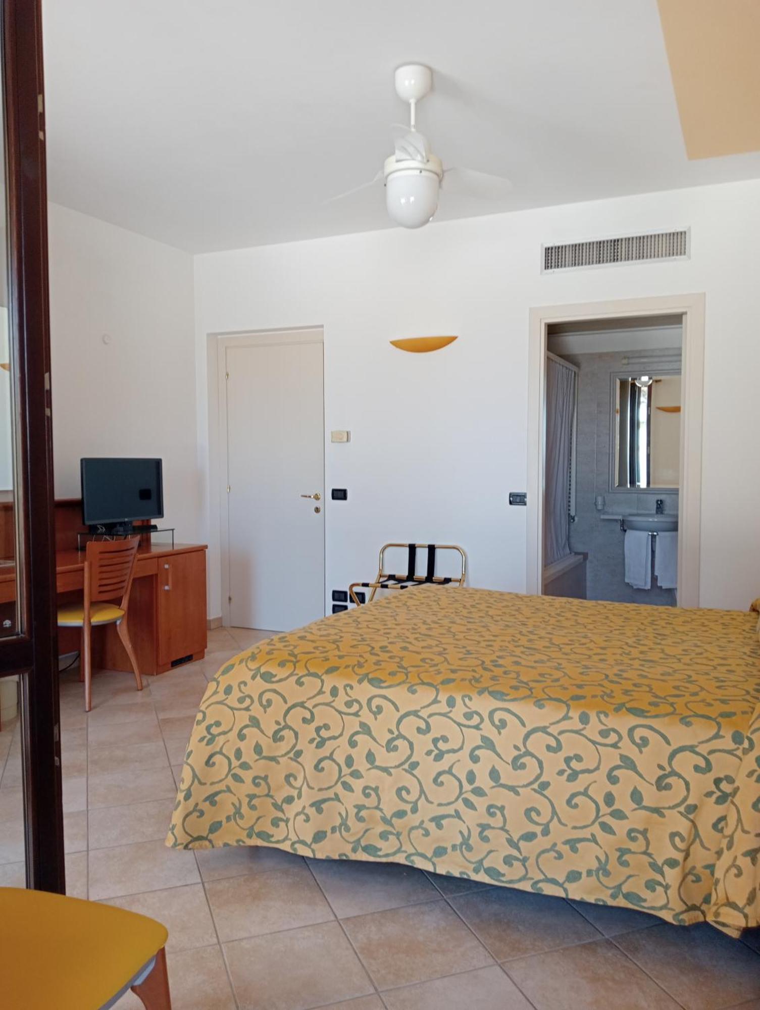 Hotel Bel Sit Senigallia Exterior photo