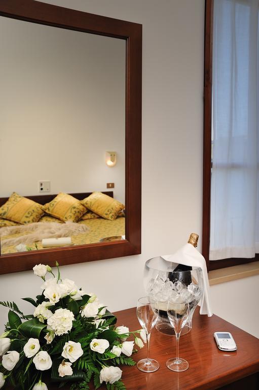 Hotel Bel Sit Senigallia Exterior photo