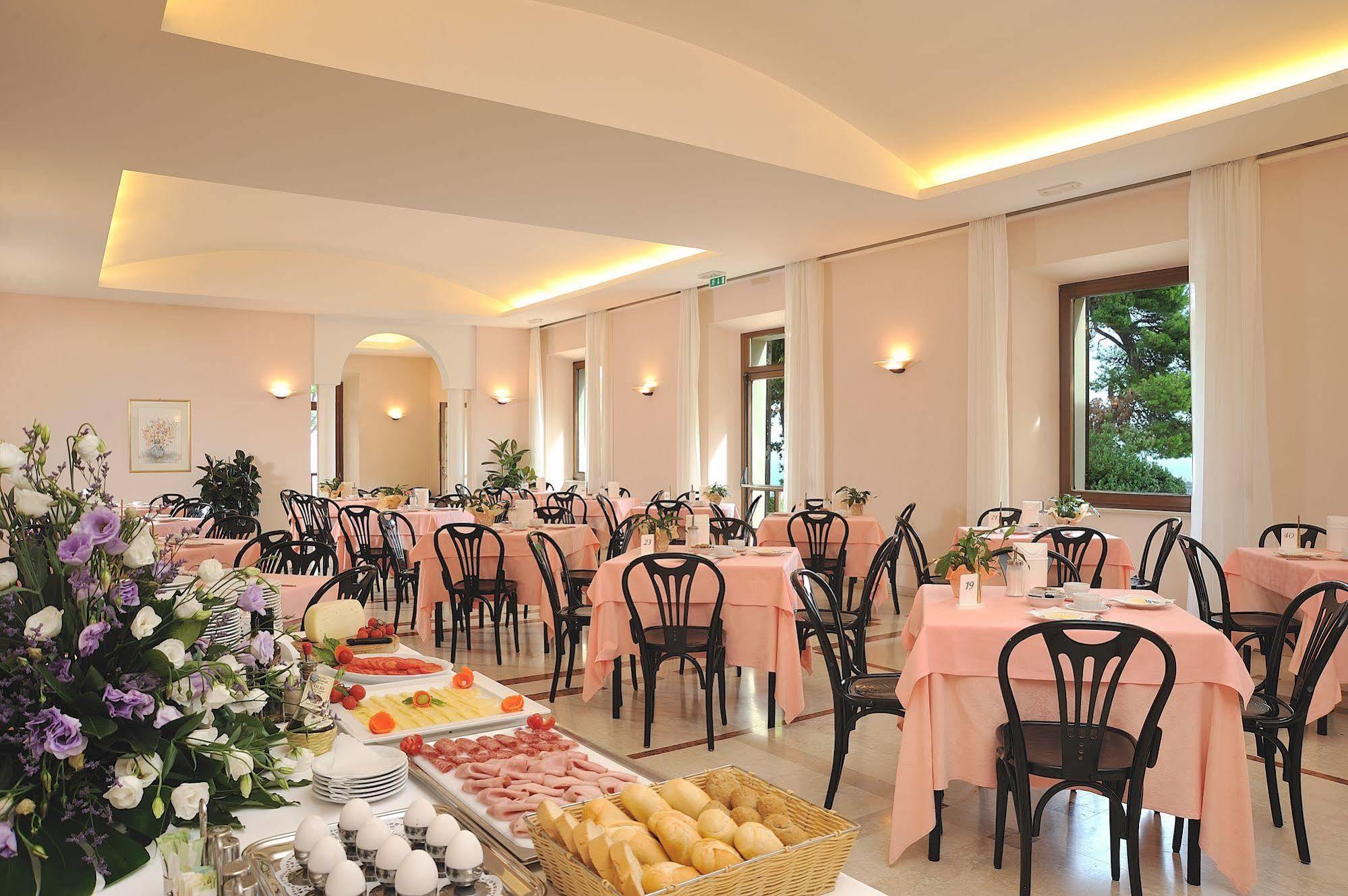 Hotel Bel Sit Senigallia Exterior photo
